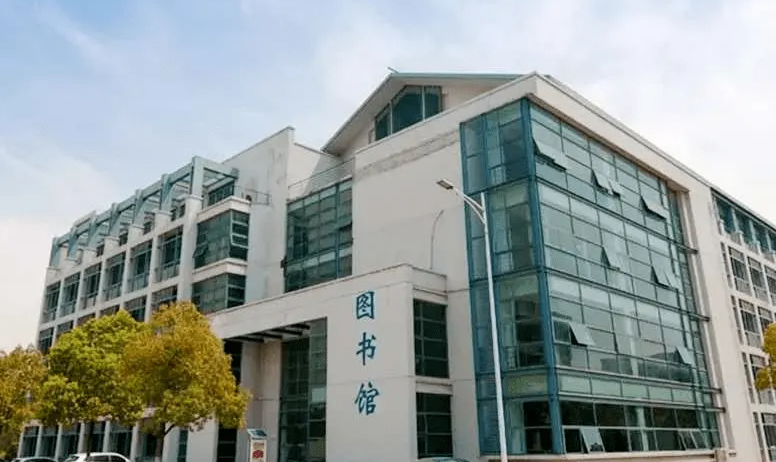 南京工業(yè)職業(yè)技術(shù)3.png