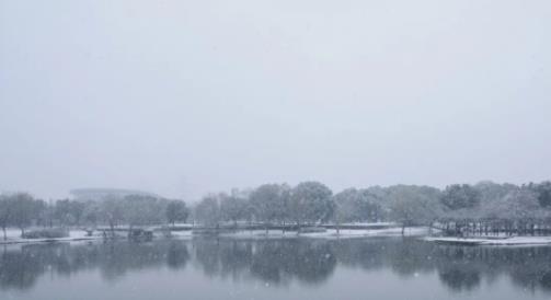 冬日雪舞，校園留痕！回憶無錫商業(yè)職業(yè)技術學院的那場雪！6.jpg