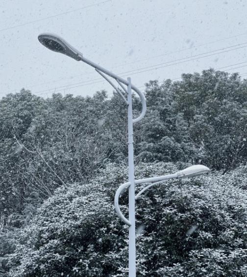 冬日雪舞，校園留痕！回憶無錫商業(yè)職業(yè)技術學院的那場雪！9.jpg