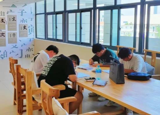 一起打卡：南京機(jī)電職業(yè)技術(shù)學(xué)院的“一站式”學(xué)生社區(qū)2.jpg