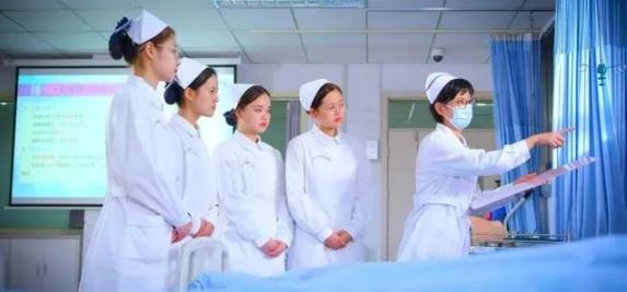 江蘇衛(wèi)生健康職業(yè)學(xué)院2024年提前招生專業(yè)介紹—護(hù)理學(xué)院.jpg