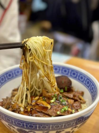 我在無錫太湖學(xué)院食堂5.jpg