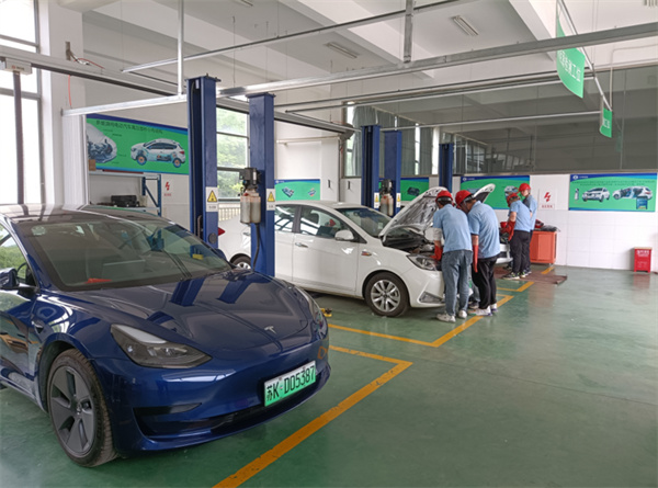 愛上江?！ぴ洪L說學院 _ 走進智能裝備與交通技術(shù)學院3.jpg