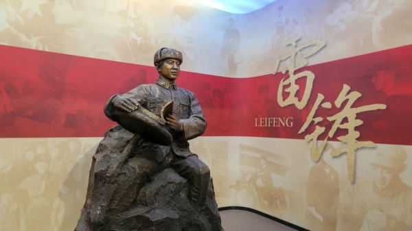 走，一起感受經(jīng)貿(mào)“文化味兒”！14.webp_副本.jpg