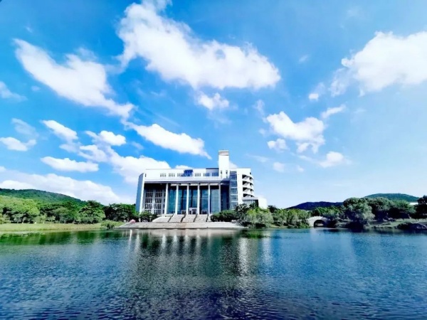 無(wú)錫商業(yè)職業(yè)技術(shù)學(xué)院：校園文化特色景點(diǎn)，點(diǎn)亮學(xué)府風(fēng)采10_副本.jpg