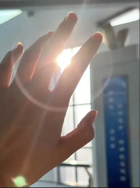 透過“縫隙”，看美好的蘇衛(wèi)校園生活！5.png