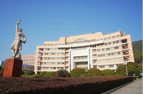 在無(wú)錫太湖學(xué)院，看見不一樣的“門”！2.png