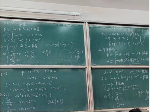 在無(wú)錫太湖學(xué)院，看見不一樣的“門”！5.png