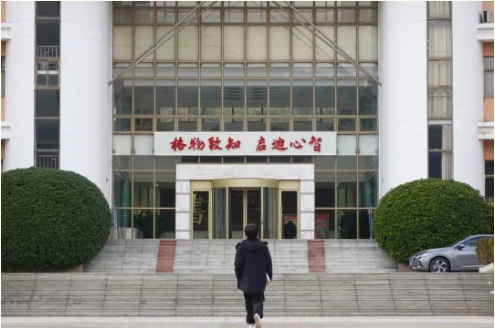在無(wú)錫太湖學(xué)院，看見不一樣的“門”！8.png