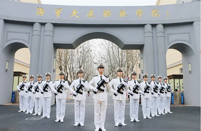 想考軍校？戳進來4.png