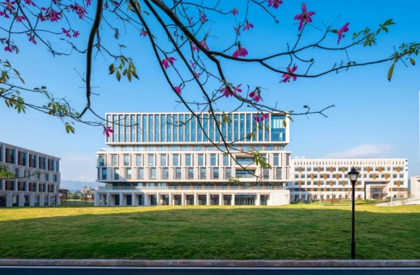 這些新大學(xué)，分?jǐn)?shù)線直逼C9高校！2.png