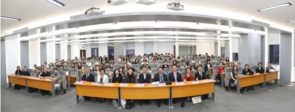 中國政法大學(xué)聯(lián)合香港國際仲裁中心開設(shè)的《國際仲裁公開課》開班.png